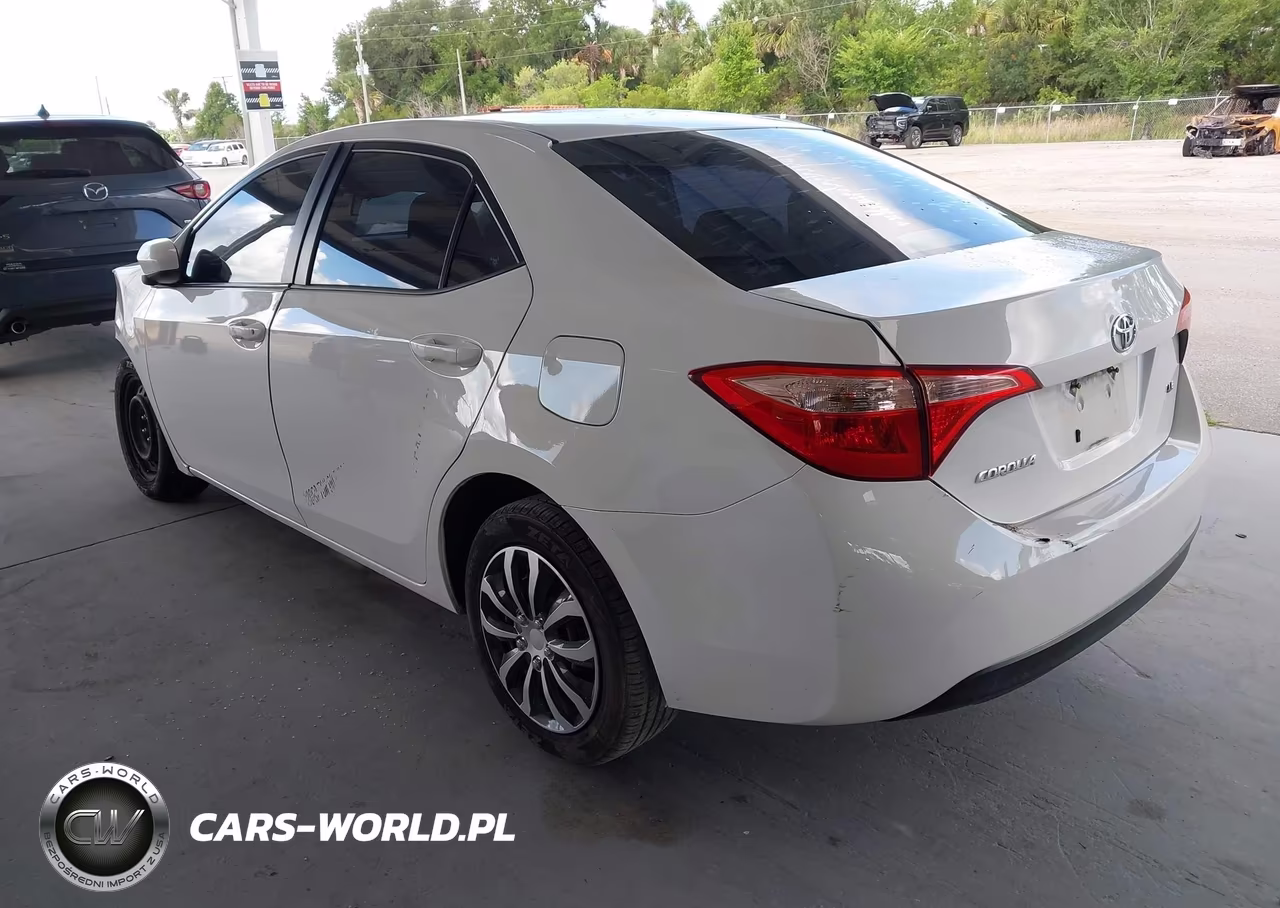 2019 Toyota Corolla Le VIN:2T1BURHEXKC183658 - 3