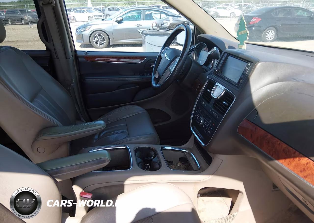 2014 Chrysler Town & Country Touring-L VIN:2C4RC1CG8ER464258 - 5