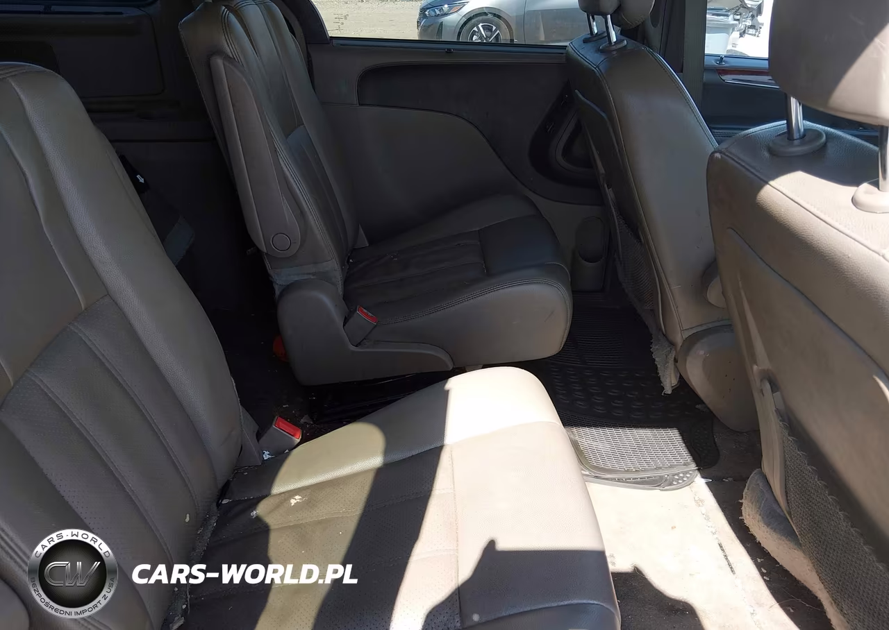 2014 Chrysler Town & Country Touring-L VIN:2C4RC1CG8ER464258 - 8