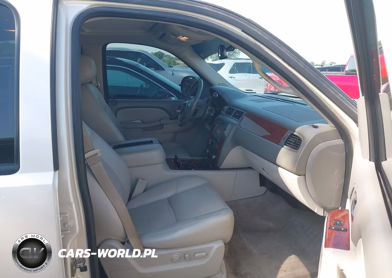 2013 Chevrolet Tahoe Ltz VIN:1GNSCCE02DR358476 - 5