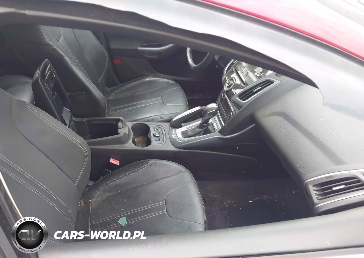 2013 Ford Focus Titanium VIN:1FADP3N27DL260530 - 5