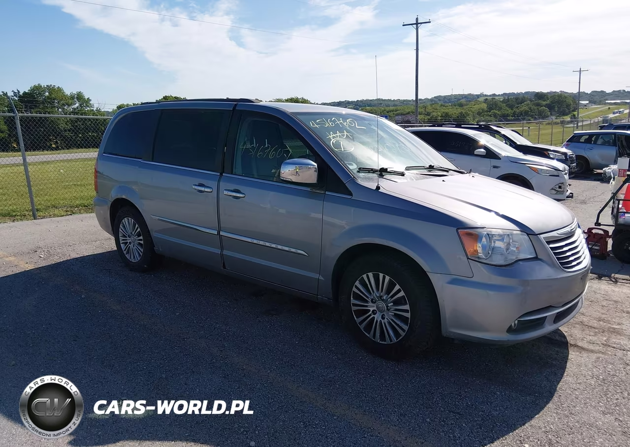 2015 Chrysler Town & Country Touring-L – zdjęcie 1 z 16