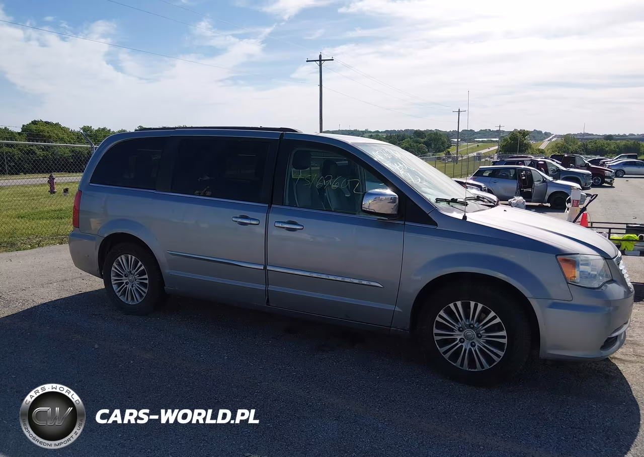 2015 Chrysler Town & Country Touring-L VIN:2C4RC1CG6FR602770 - 13