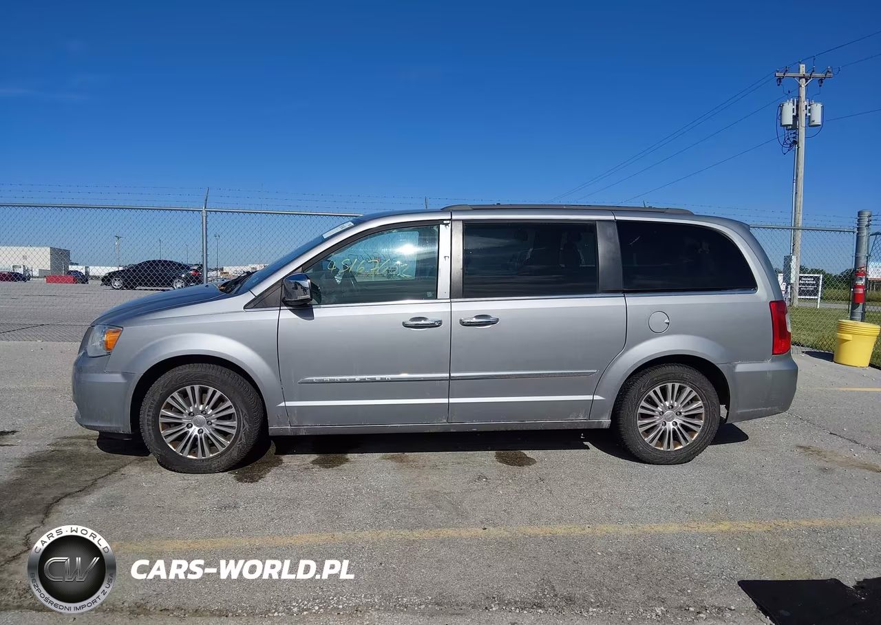 2015 Chrysler Town & Country Touring-L VIN:2C4RC1CG6FR602770 - 14
