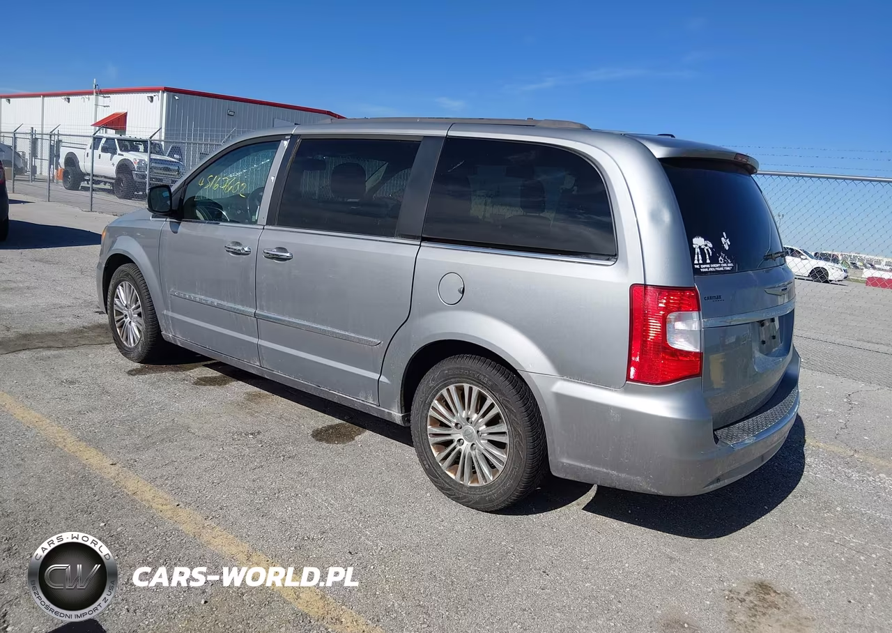 2015 Chrysler Town & Country Touring-L VIN:2C4RC1CG6FR602770 - 3