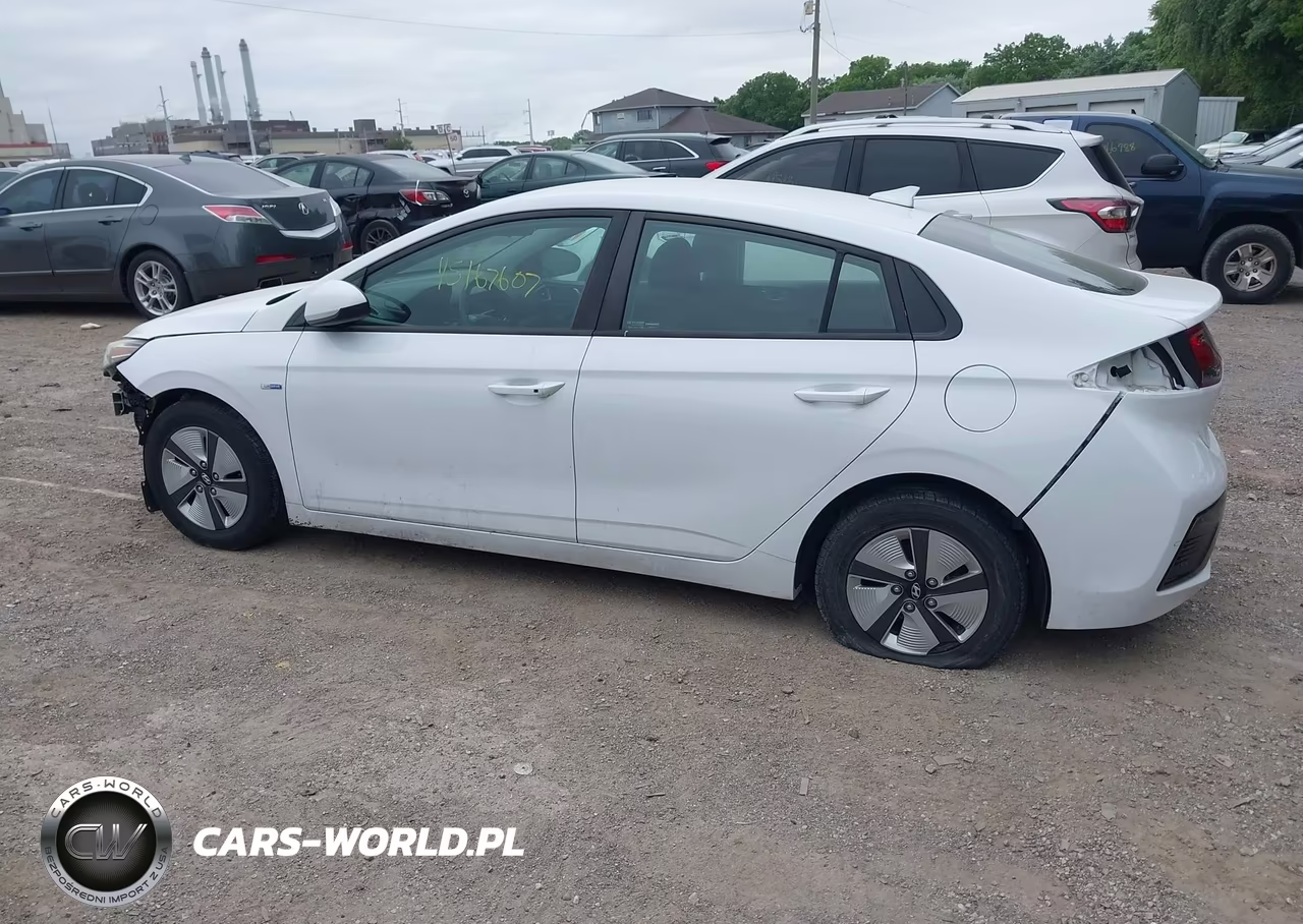 2018 Hyundai Ioniq Hybrid Blue VIN:KMHC65LC4JU099569 - 15