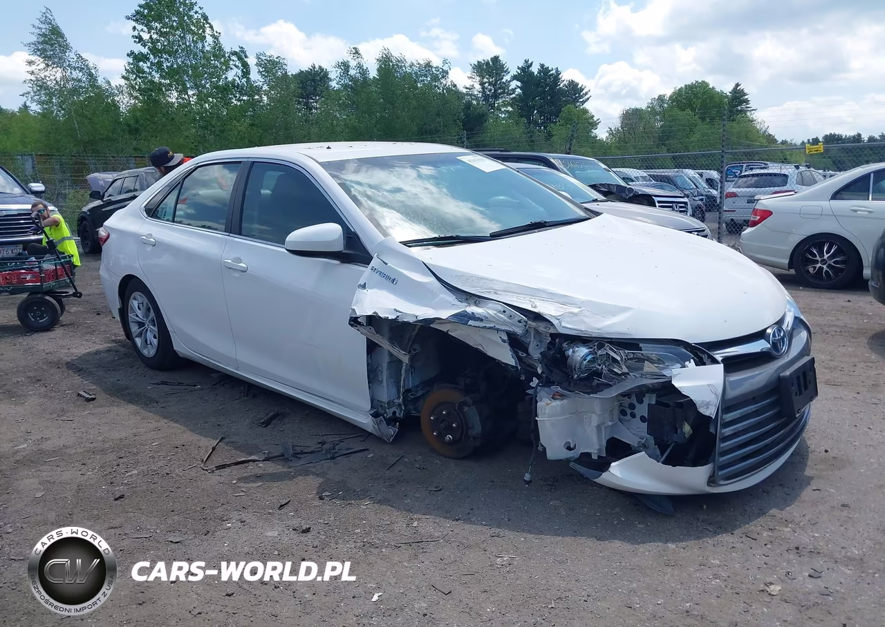 2015 Toyota Camry Hybrid Le – zdjęcie 1 z 17