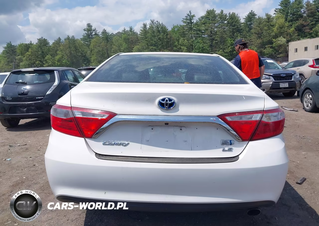 2015 Toyota Camry Hybrid Le VIN:4T1BD1FK9FU169913 - 16