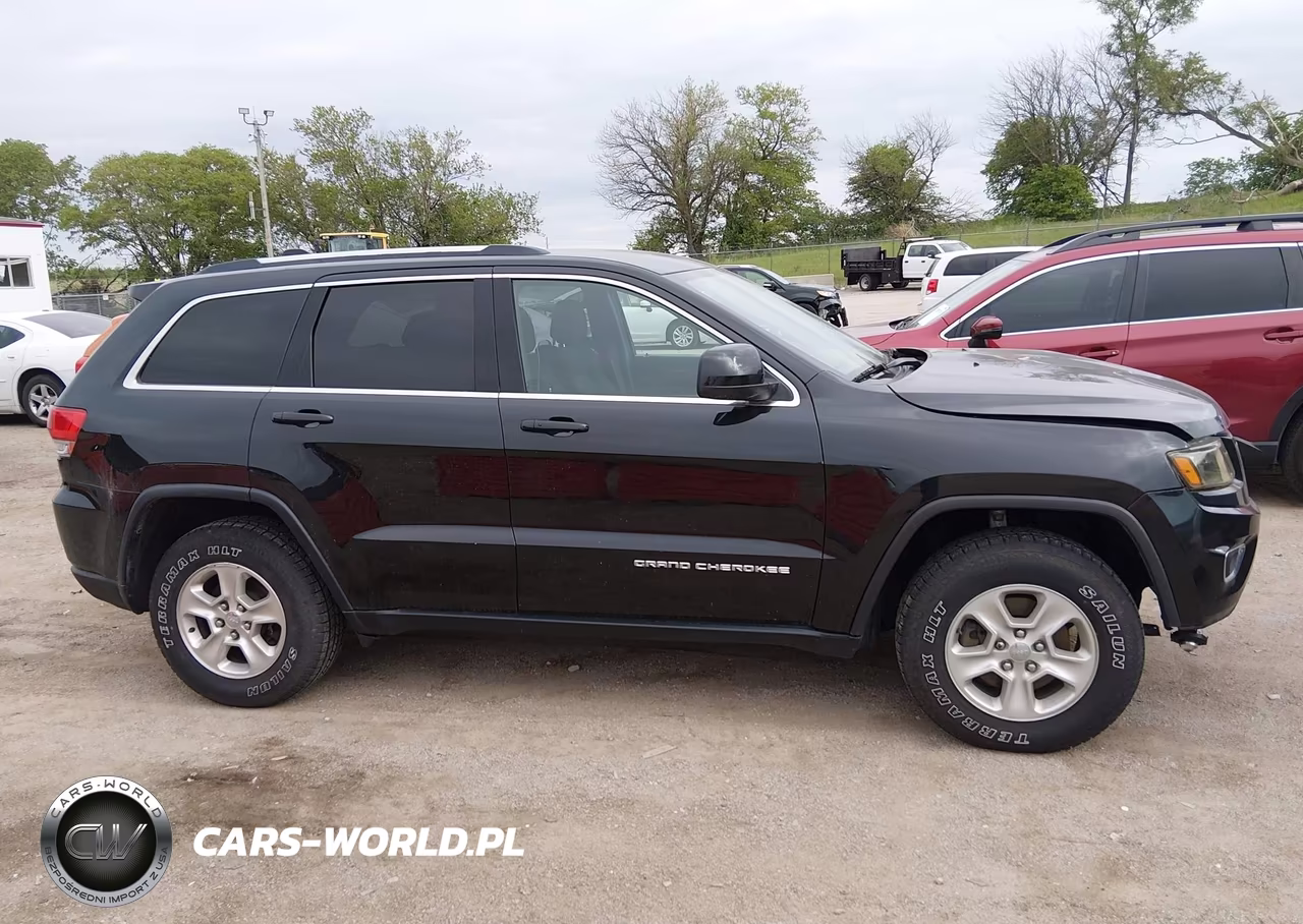 2016 Jeep Grand Cherokee Laredo VIN:1C4RJFAG9GC333101 - 13
