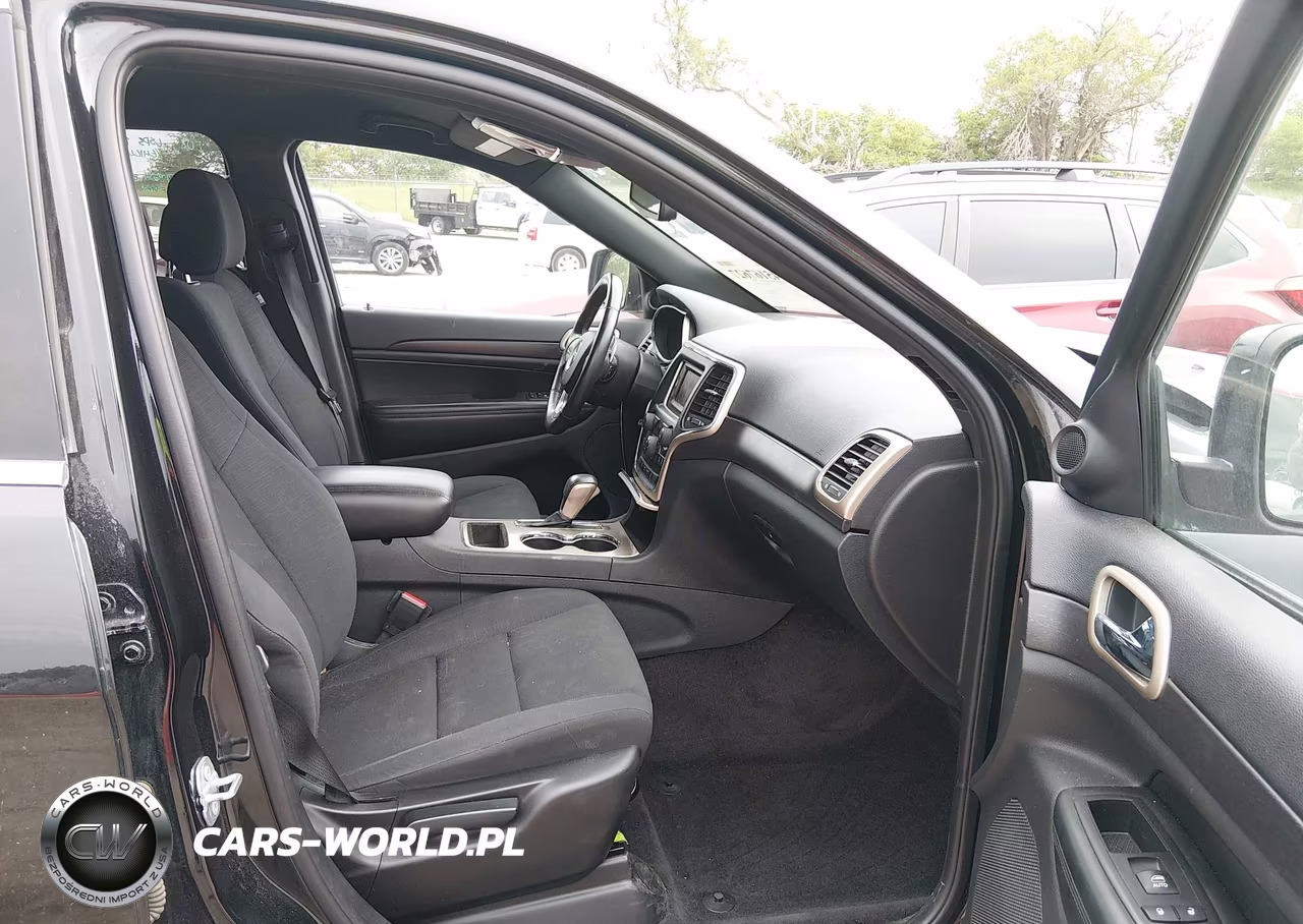 2016 Jeep Grand Cherokee Laredo VIN:1C4RJFAG9GC333101 - 5