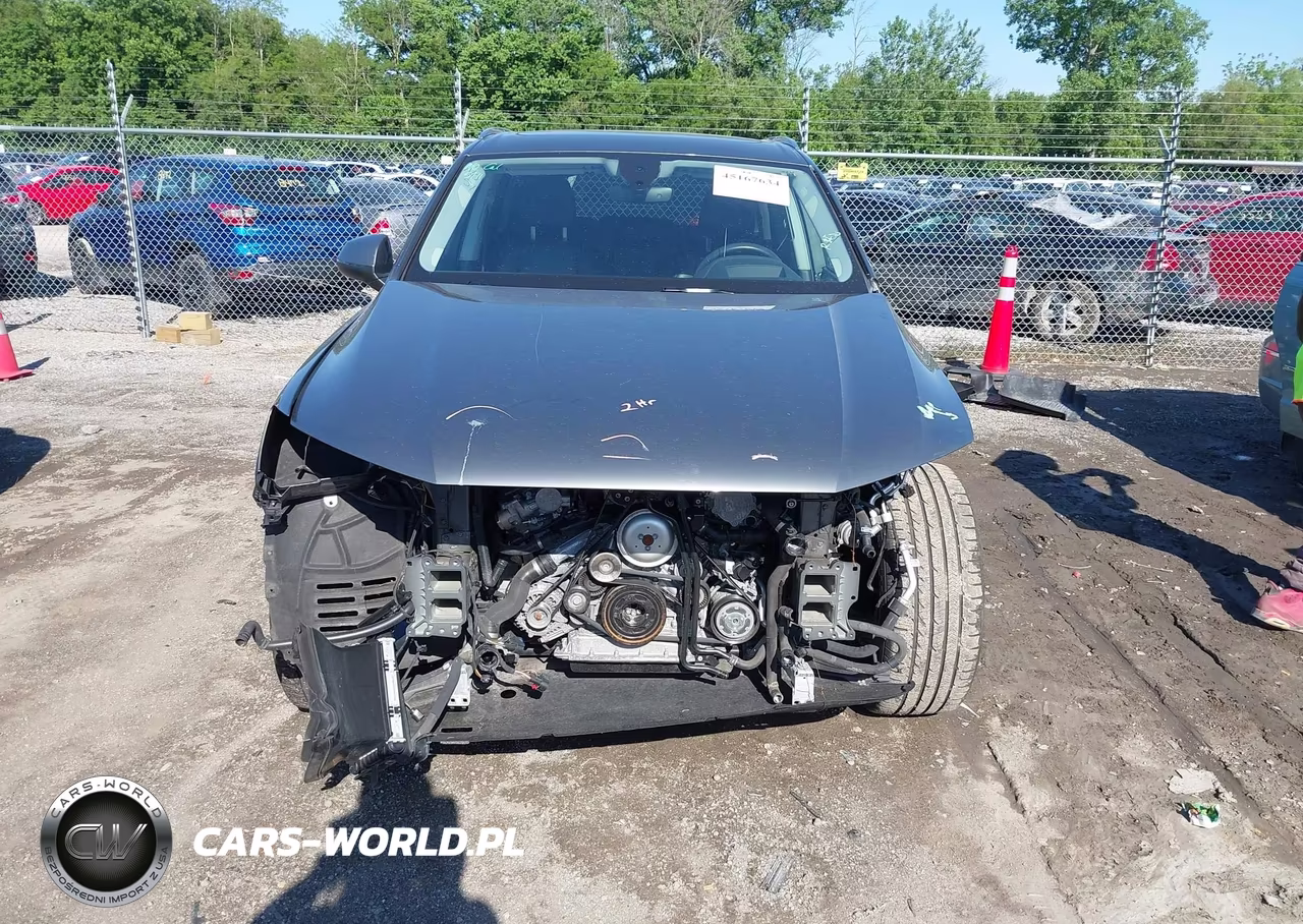 2018 Audi Q7 3.0T Premium VIN:WA1VAAF72JD026116 - 12
