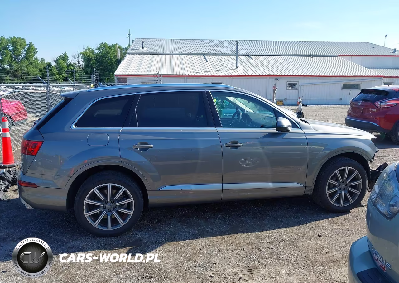 2018 Audi Q7 3.0T Premium VIN:WA1VAAF72JD026116 - 13