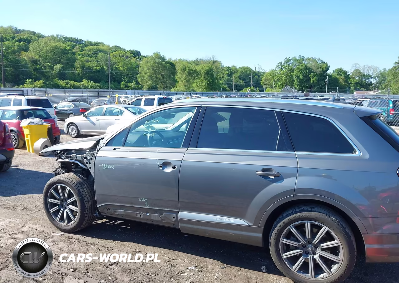 2018 Audi Q7 3.0T Premium VIN:WA1VAAF72JD026116 - 14