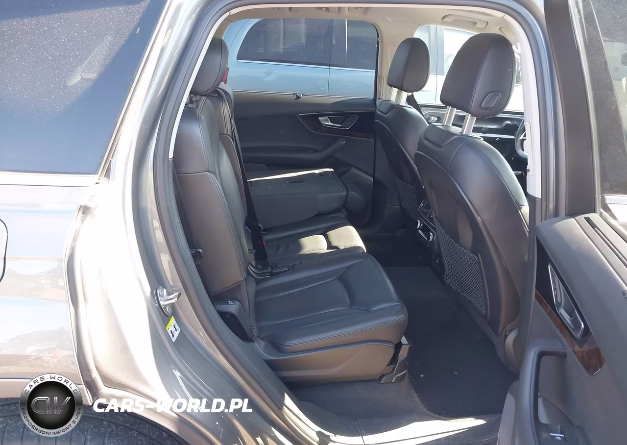 2018 Audi Q7 3.0T Premium VIN:WA1VAAF72JD026116 - 8