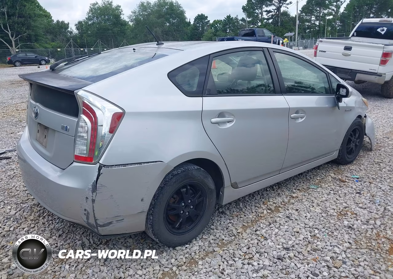 2015 Toyota Prius Two VIN:JTDKN3DU0F1936938 - 4