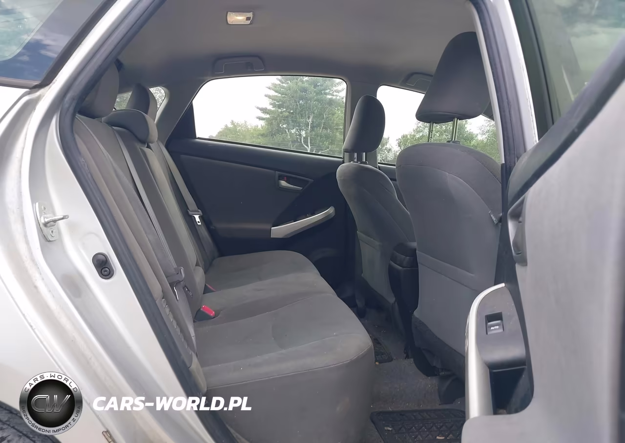 2015 Toyota Prius Two VIN:JTDKN3DU0F1936938 - 8