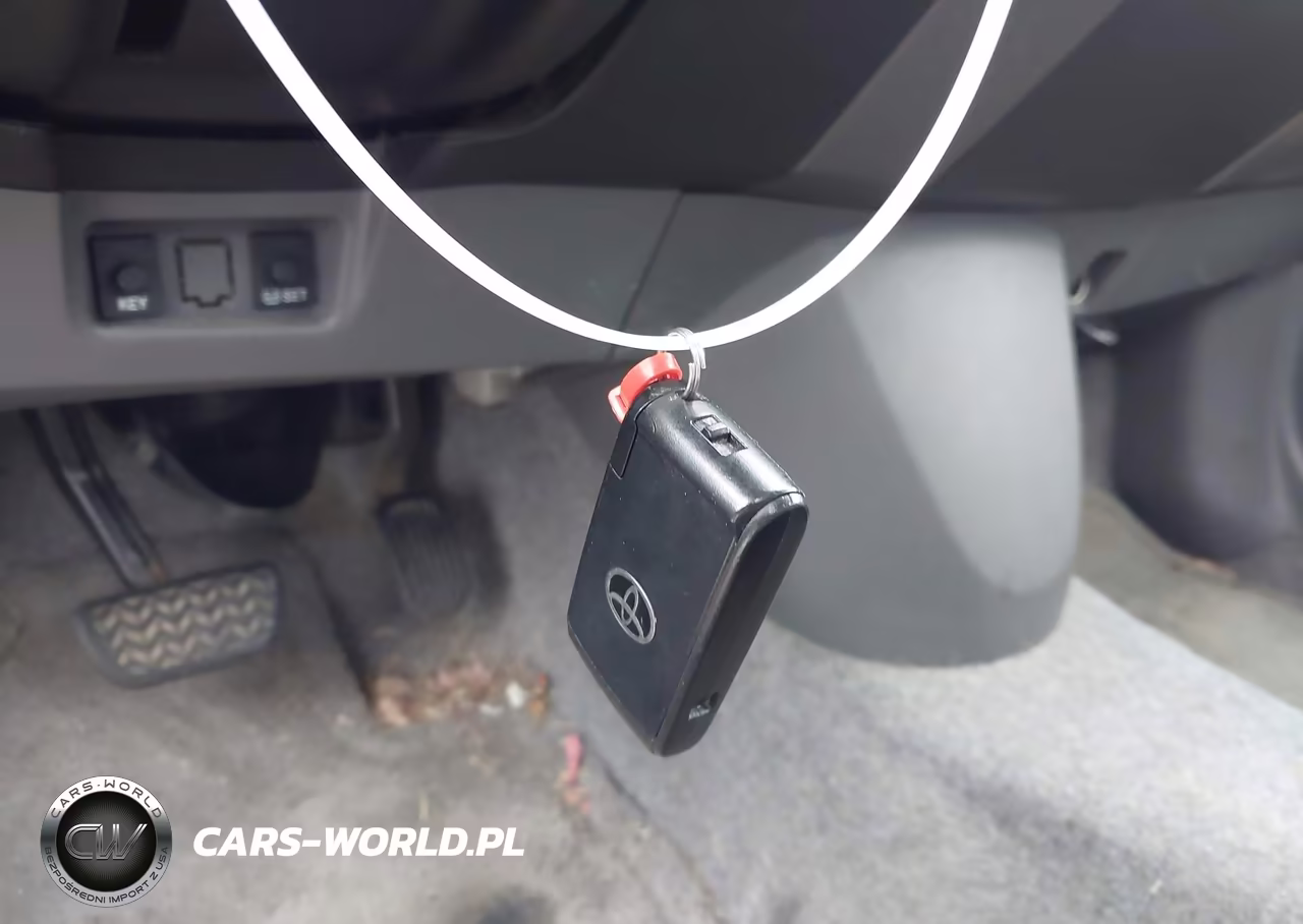 2008 Toyota Prius VIN:JTDKB20UX83408257 - 11