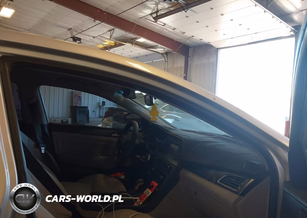 2017 Hyundai Sonata Sport VIN:5NPE34AF2HH498952 - 5