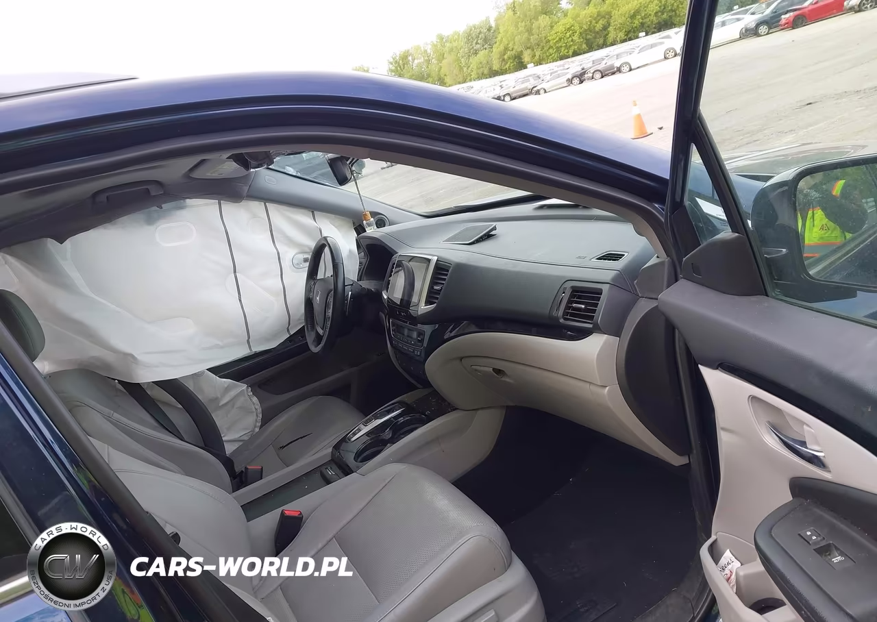 2018 Honda Pilot Elite VIN:5FNYF6H0XJB023233 - 5