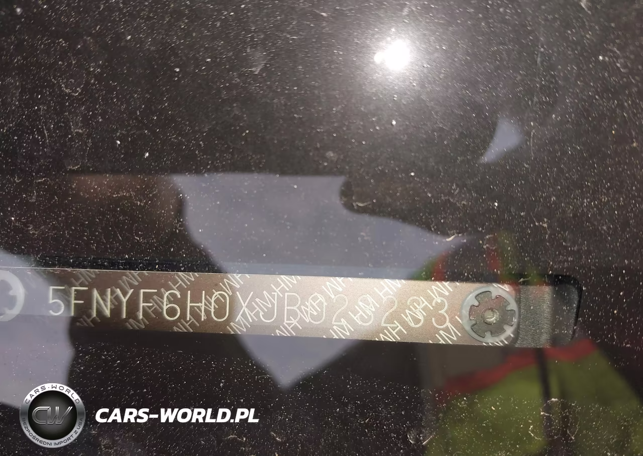 2018 Honda Pilot Elite VIN:5FNYF6H0XJB023233 - 9