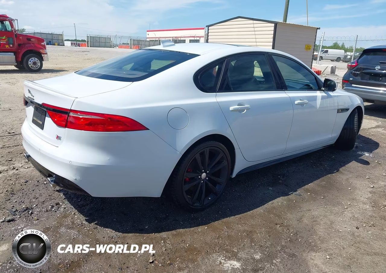 2016 Jaguar Xf S VIN:SAJBG4BVXGCY04823 - 4
