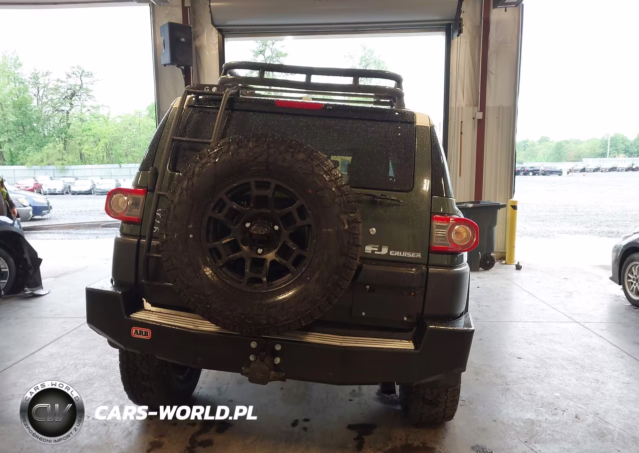 2014 Toyota Fj Cruiser VIN:JTEBU4BF8EK205367 - 16