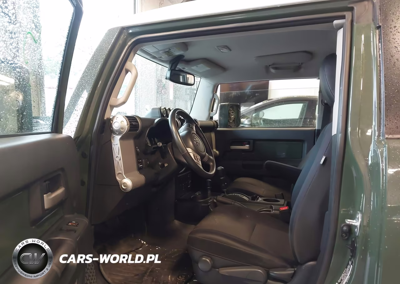 2014 Toyota Fj Cruiser VIN:JTEBU4BF8EK205367 - 5