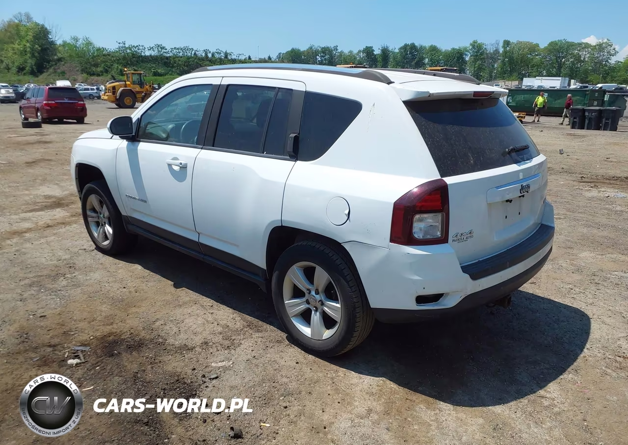 2014 Jeep Compass Latitude VIN:1C4NJDEB3ED761786 - 3