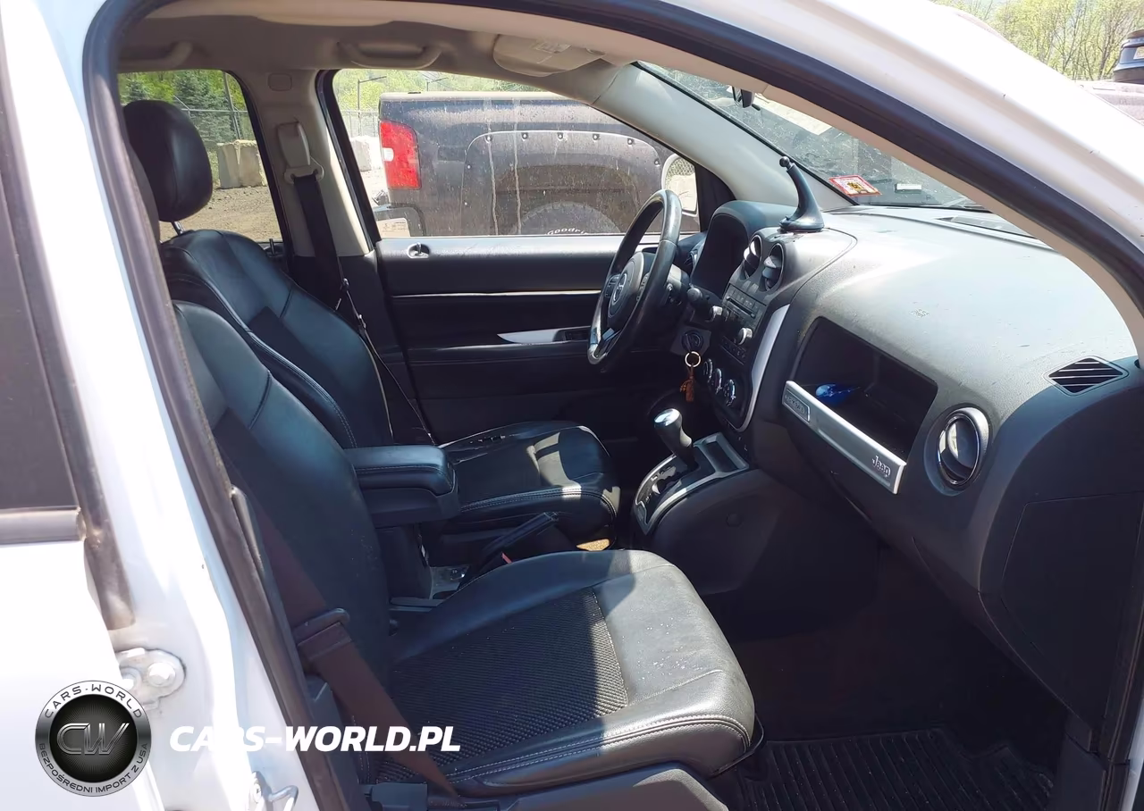 2014 Jeep Compass Latitude VIN:1C4NJDEB3ED761786 - 5