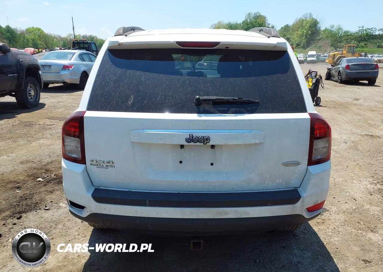 2014 Jeep Compass Latitude VIN:1C4NJDEB3ED761786 - 6