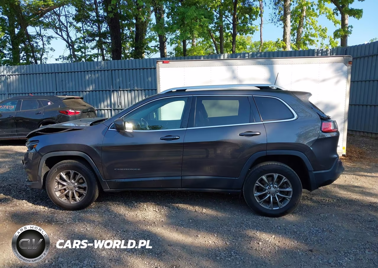 2019 Jeep Cherokee Latitude Plus 4X4 VIN:1C4PJMLB4KD182443 - 14