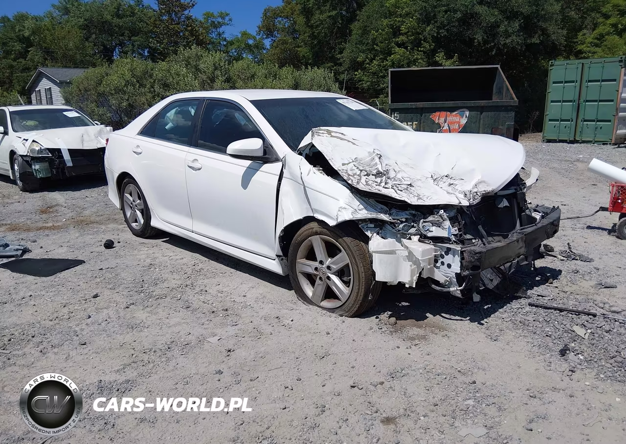 2014 Toyota Camry Se – zdjęcie 1 z 17