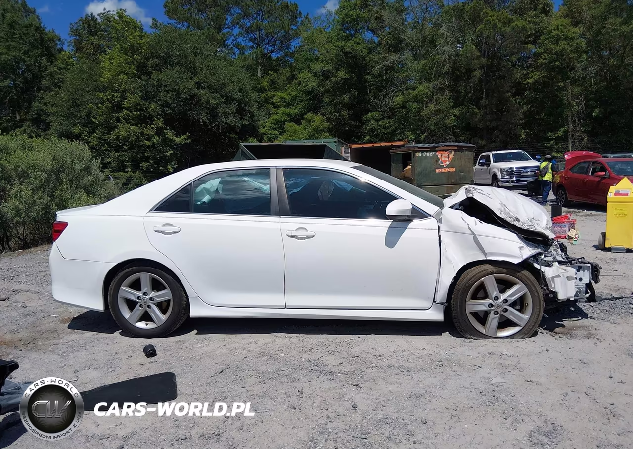 2014 Toyota Camry Se VIN:4T1BF1FK1EU376692 - 14