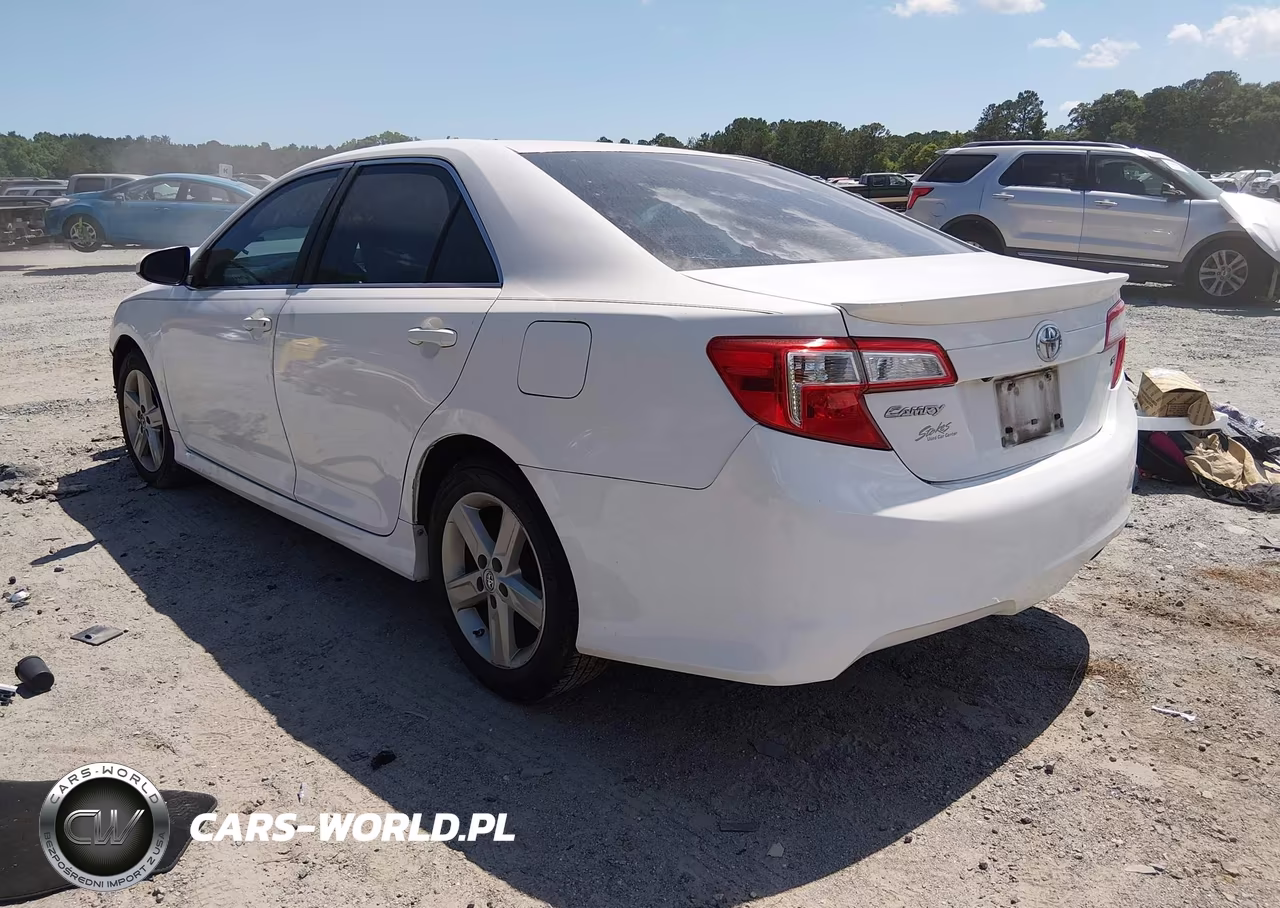 2014 Toyota Camry Se VIN:4T1BF1FK1EU376692 - 3