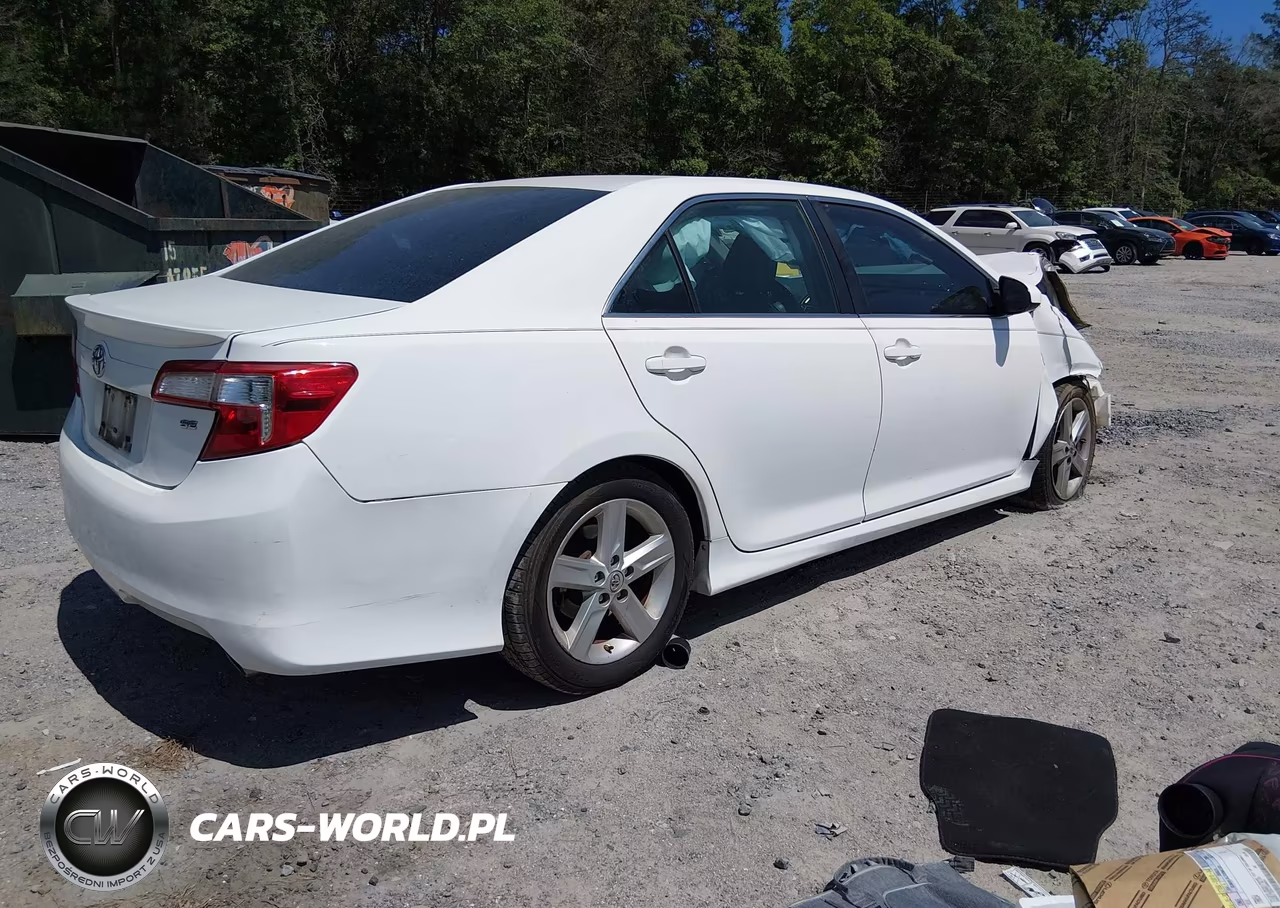 2014 Toyota Camry Se VIN:4T1BF1FK1EU376692 - 4