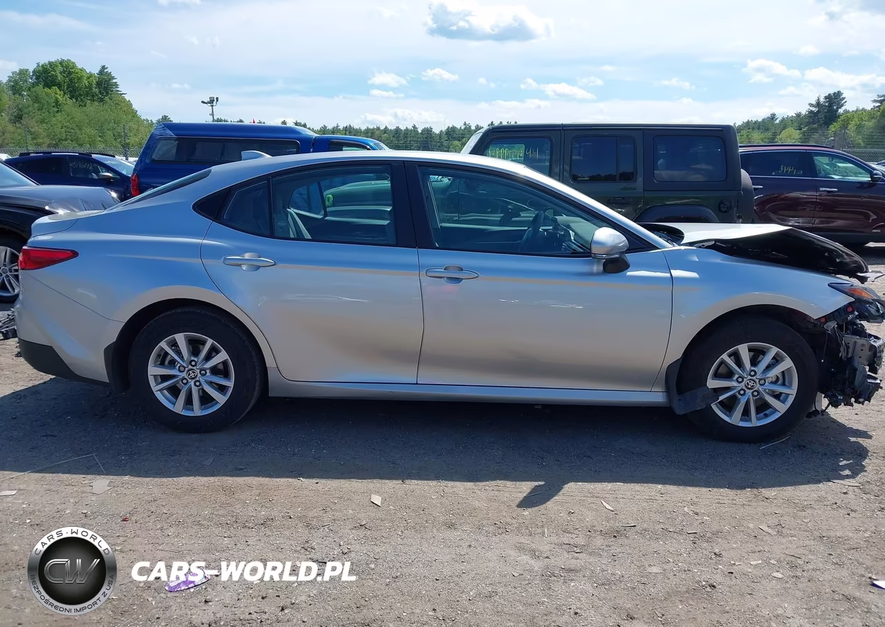 2025 Toyota Camry Le VIN:4T1DBADK0SU523751 - 14