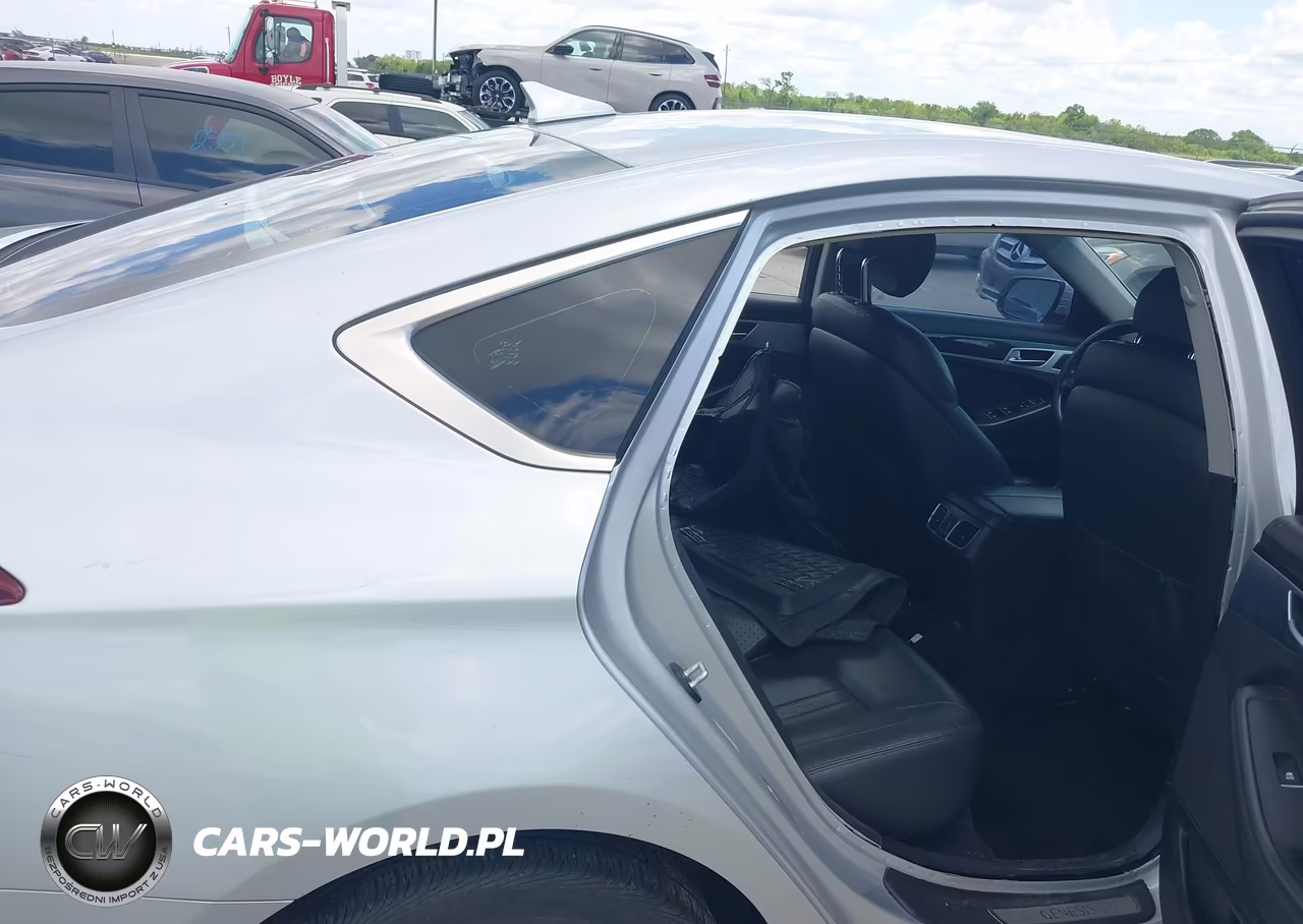 2016 Hyundai Genesis 3.8 VIN:KMHGN4JE8GU143553 - 8
