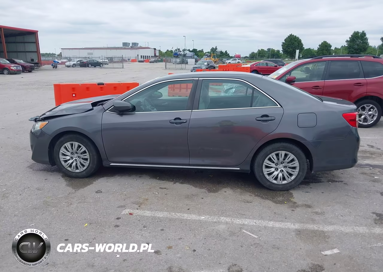 2014 Toyota Camry Le VIN:4T1BF1FK2EU468393 - 14