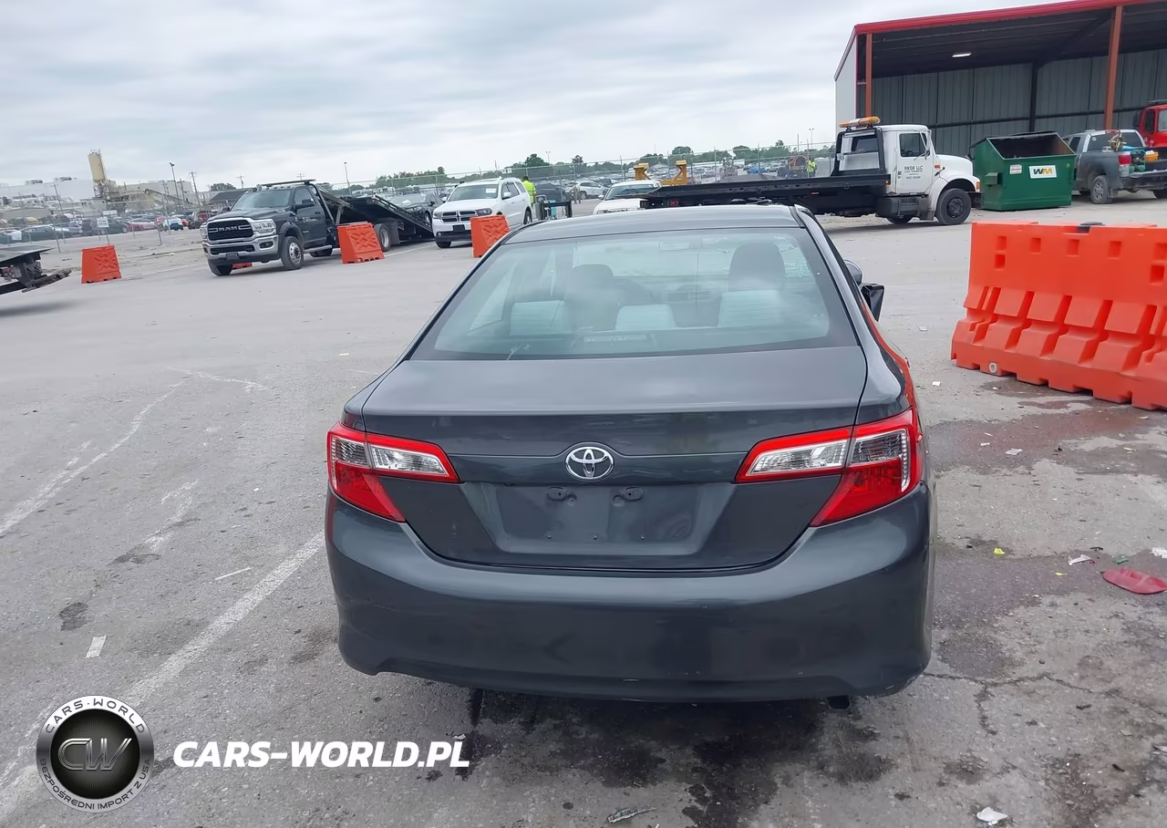 2014 Toyota Camry Le VIN:4T1BF1FK2EU468393 - 16