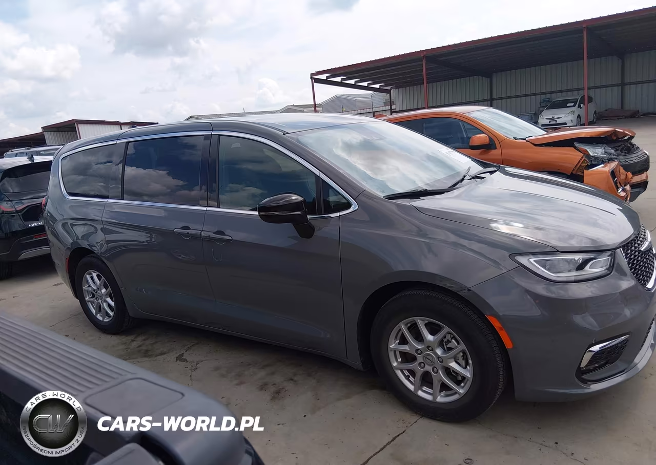 2025 Chrysler Pacifica Select VIN:2C4RC1BGXSR554718 - 13