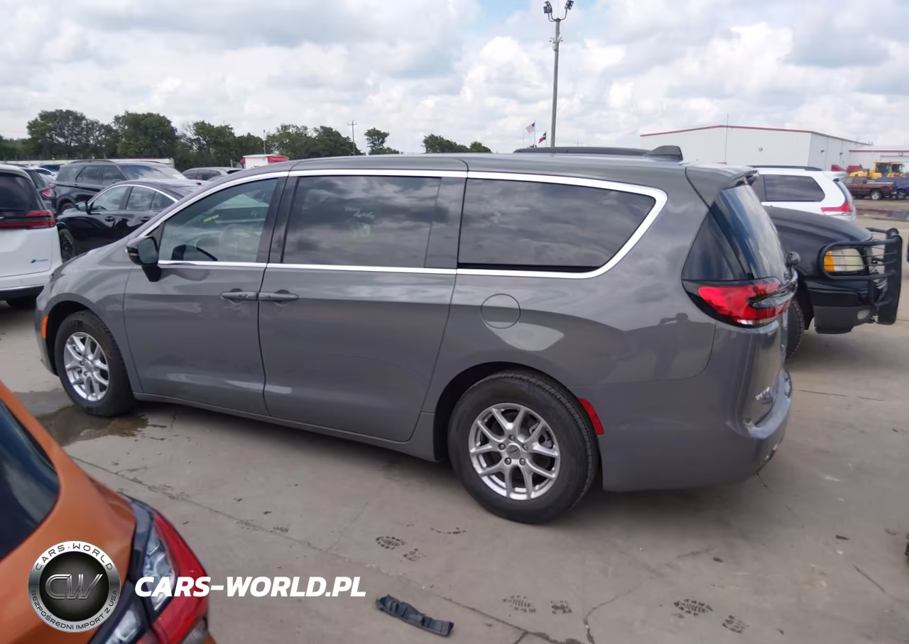2025 Chrysler Pacifica Select VIN:2C4RC1BGXSR554718 - 14