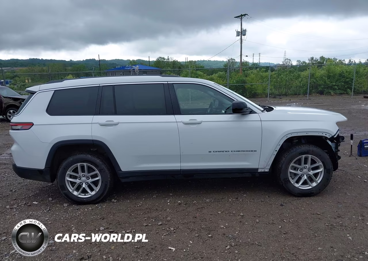 2022 Jeep Grand Cherokee L Laredo 4X4 VIN:1C4RJKAG5N8550492 - 13