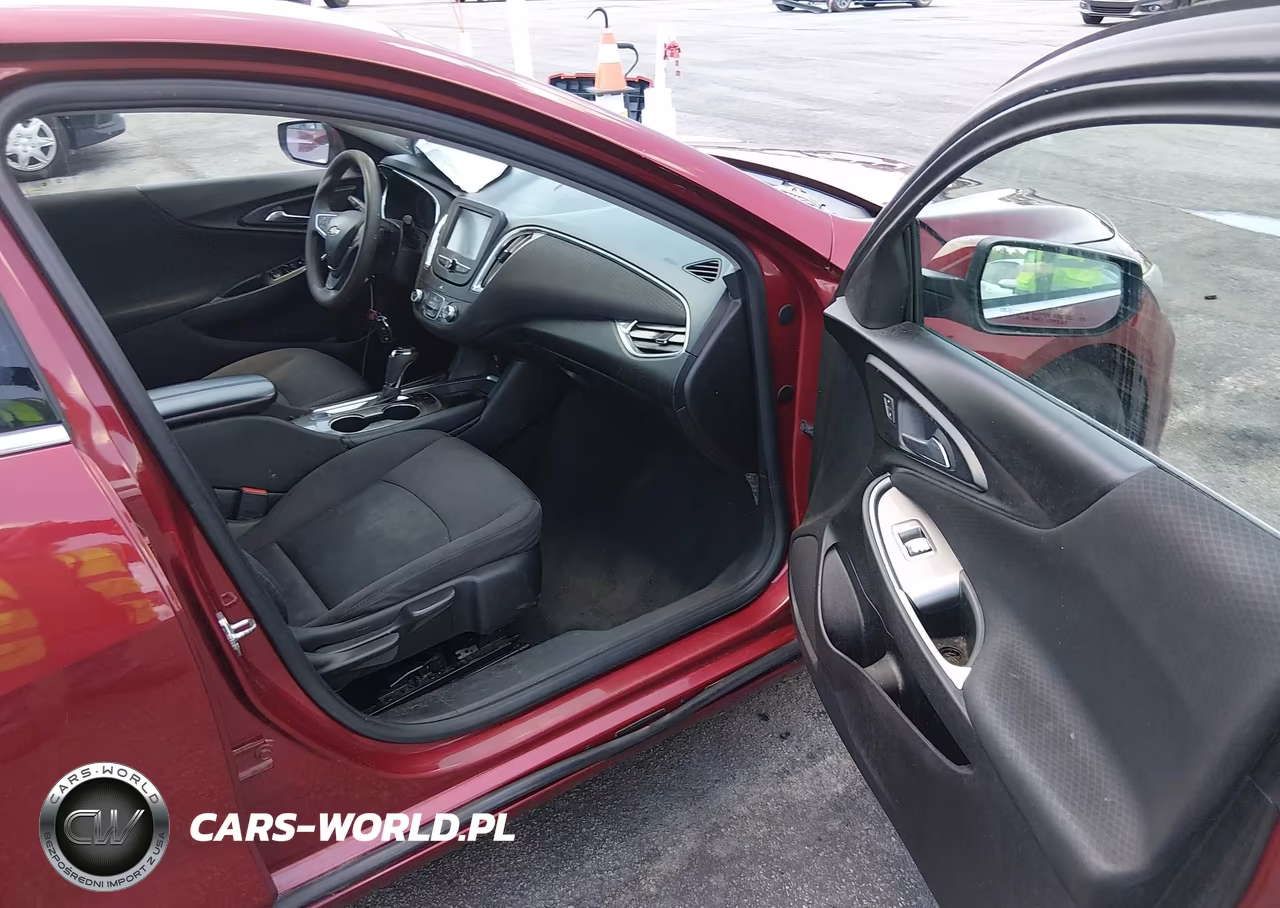 2018 Chevrolet Malibu Lt VIN:1G1ZD5ST8JF245961 - 5