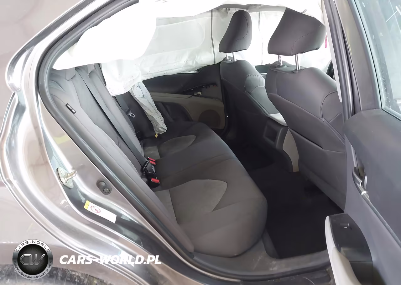 2018 Toyota Camry Le VIN:4T1B11HKXJU667942 - 8