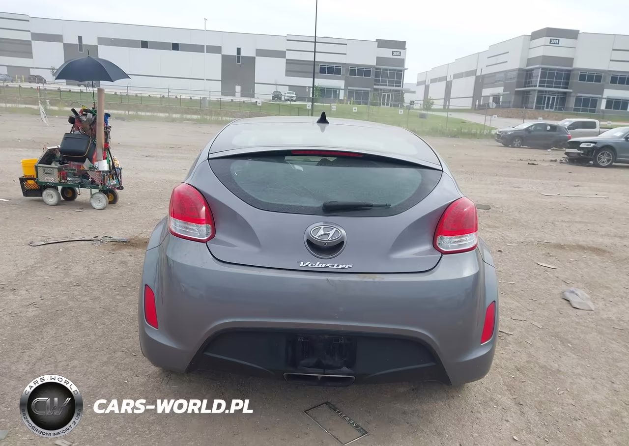 2017 Hyundai Veloster Value Edition VIN:KMHTC6AD8HU314407 - 16