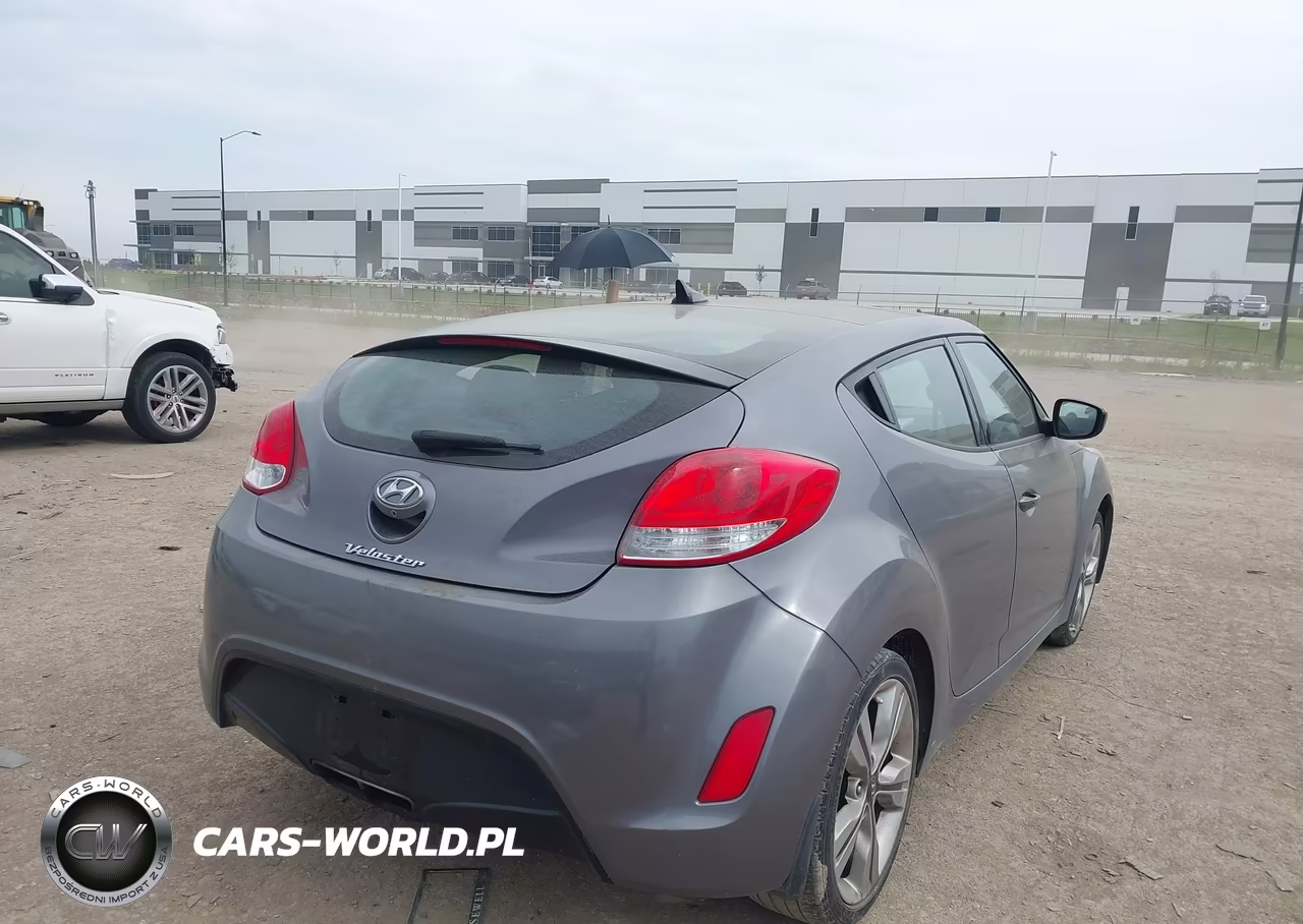 2017 Hyundai Veloster Value Edition VIN:KMHTC6AD8HU314407 - 4
