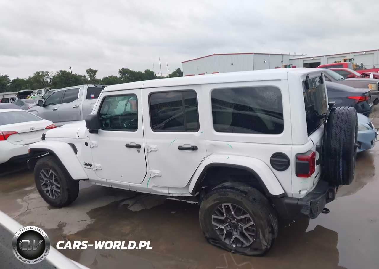 2025 Jeep Wrangler 4-Door Sahara 4X4 VIN:1C4PJXEN9SW569549 - 14