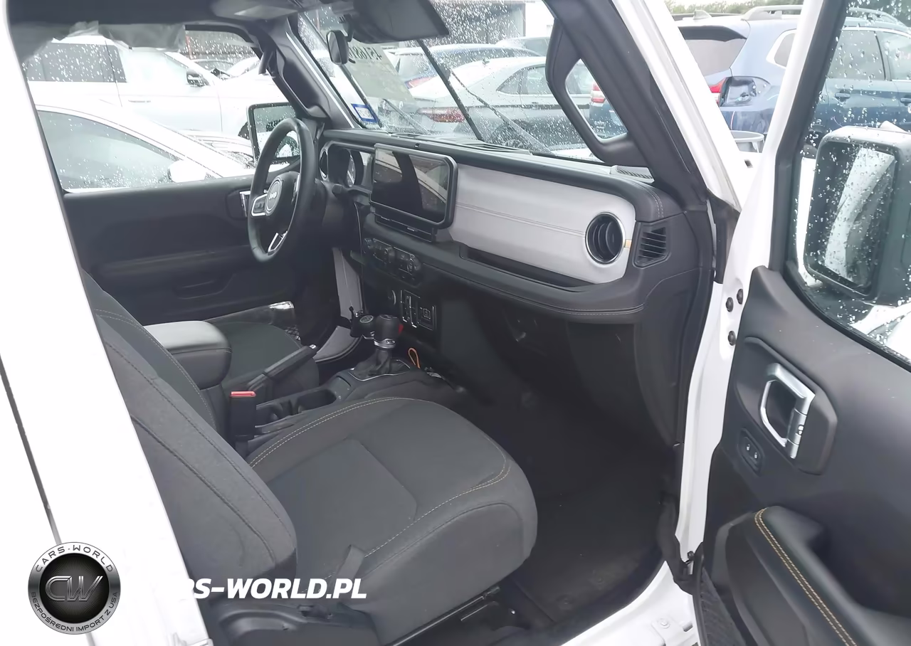2025 Jeep Wrangler 4-Door Sahara 4X4 VIN:1C4PJXEN9SW569549 - 5
