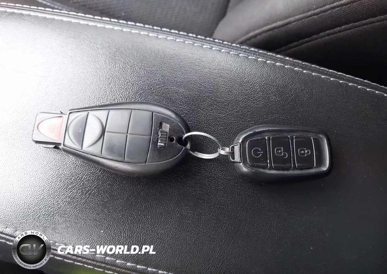 2019 Jeep Cherokee Latitude Fwd VIN:1C4PJLCB3KD232579 - 11