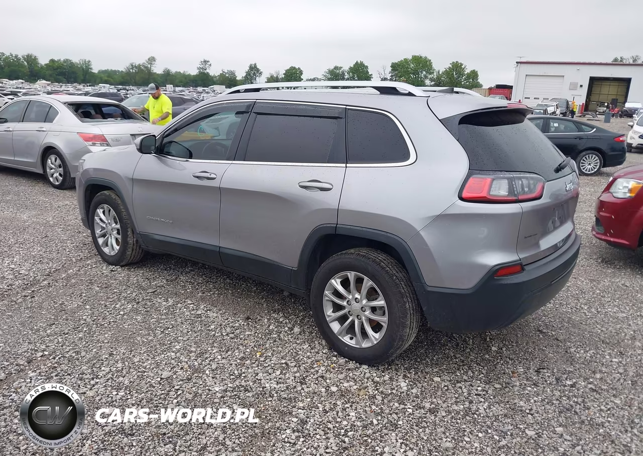 2019 Jeep Cherokee Latitude Fwd VIN:1C4PJLCB3KD232579 - 3